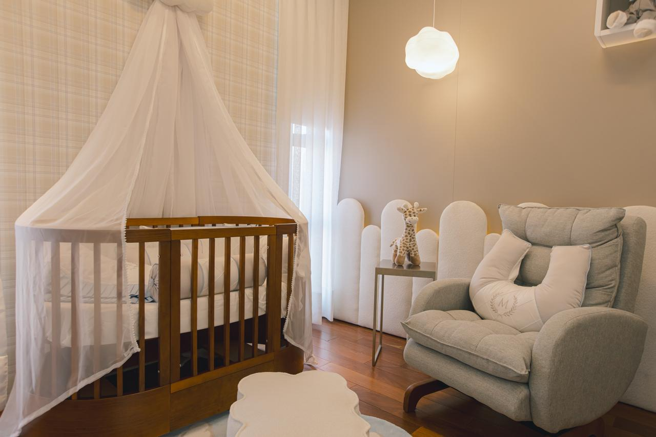 O uso do dossel, é só pela beleza? Mais do que decorar, o dossel envolve o berço com delicadeza, aconchego e proteção